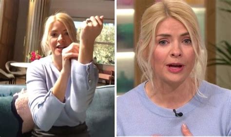 Holly Willoughby This Morning Host Suffers Awkward Wardrobe Malfunction Celebrity News