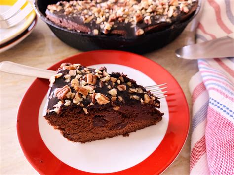 Texas Chocolate-Pecan Skillet Cake – Recipe & Video! - Live. Love ...