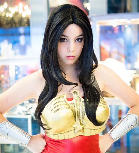 The 20 Hottest Female Cosplayers To Watch - TheFastFashion.com