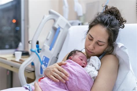 Ao Nascer O Bebe Humano Carrega Consigo Librain