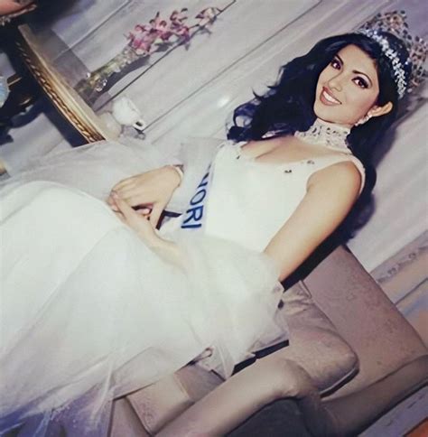 Priyanka Chopra Jonas Shares Photo from Miss World Win at 18