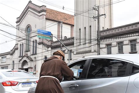 Freis Capuchinhos Convidam Para O Dia De B N Os Na Igreja Das