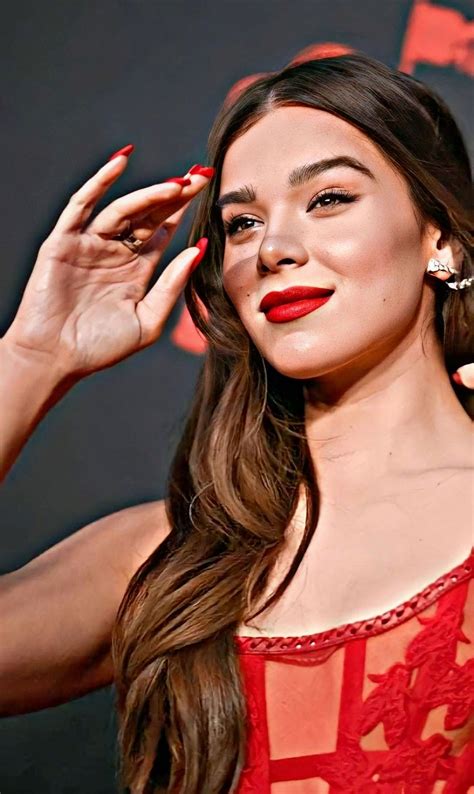 Pin By 𝓘𝓽𝔃𝓮𝓵 𝓢𝓽𝓪𝓻𝓴 On ᶜᵉˡᵉᵇʳⁱᵗʸ ʷᵃˡˡᵃᵖᵃᵖᵉʳ Hailee Steinfeld Hailee