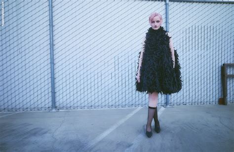 Julia Garner Ztyg Juliagarnerofficial Nude OnlyFans Leaks Fappening FappeningBook