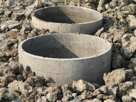 Concrete Septic Tank Lid: Sizes, Weight & Cost (Explained)