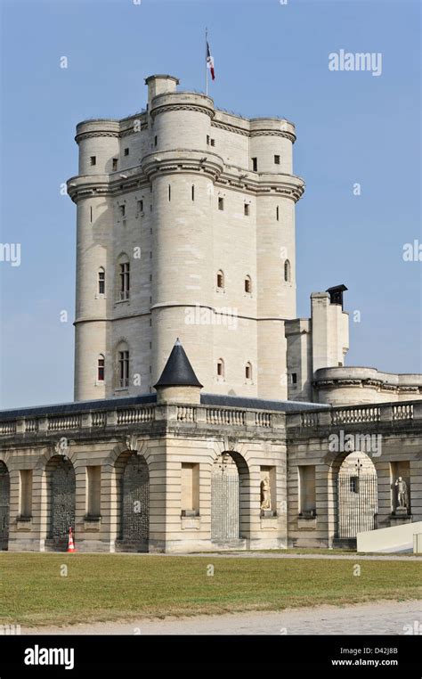 Main Tower Of Château De Vincennes Castle Vincennes France Stock