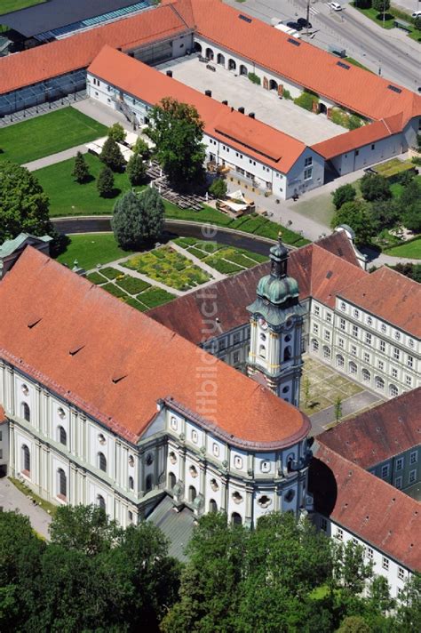 Fürstenfeldbruck von oben Gebäudekomplex von Kloster Fürstenfeld bei