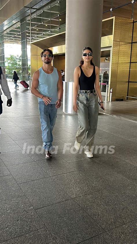 Tiger Shroff And Kriti Sanon Snapped At The Mumbai Airport Photo