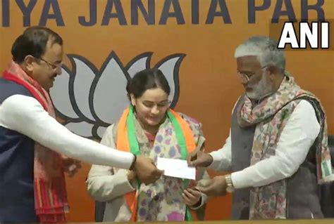 Aparna Yadav Aditi Singh And Priyanka Maurya In Bjp Office In Lucknow