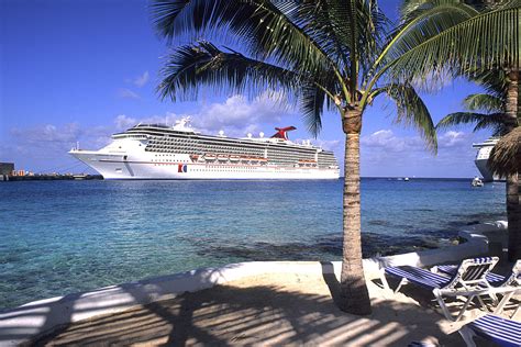 Carnival Cruise Ships Collide In Cozumel, 1 Injury Reported | Time