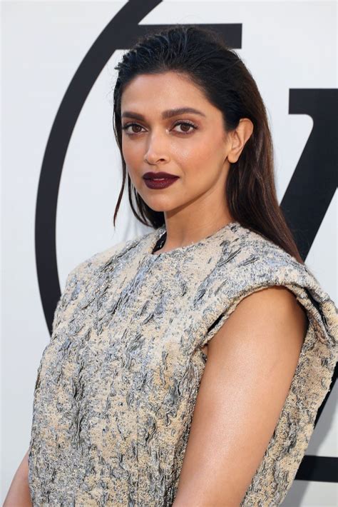 Deepika Padukone At Louis Vuitton Ss23 Show At Paris Fashion Week 1004