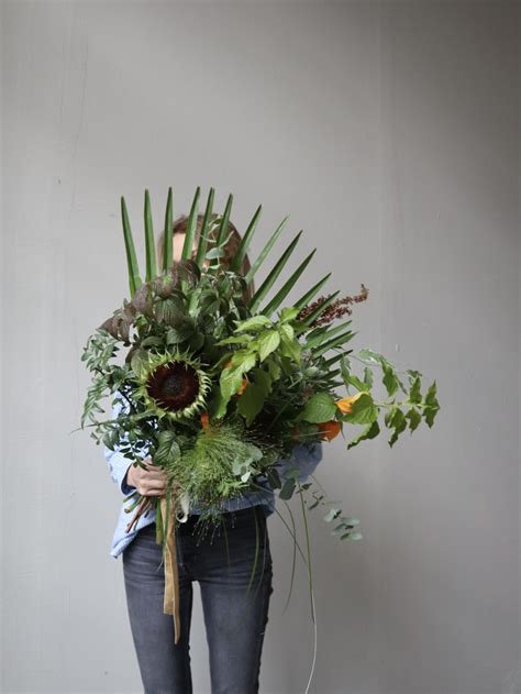 Большой зеленый букет - купить в СПБ с доставкой в Kraft Flowers