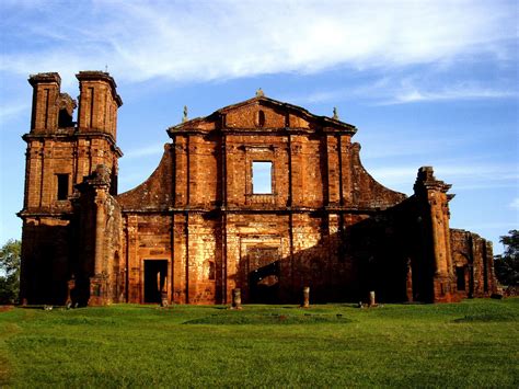 Abandoned church in São Miguel das Missões, Brazil [2592 x 1944] : r ...