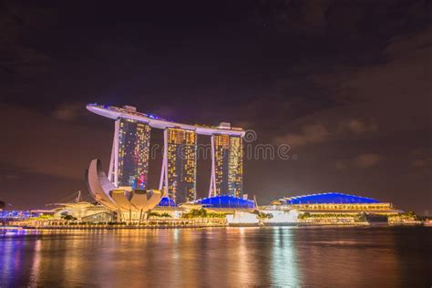 Nightscape De Singapura Do Centro Imagem De Stock Imagem De Onda