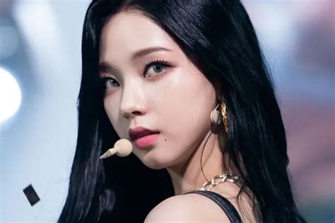 Idol Kpop Ini Terlihat Lebih Cantik Dan Tampan Dibandingkan Cgi Ada