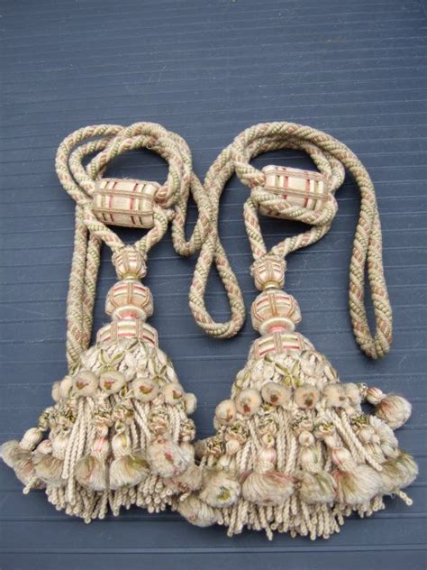 Antique French Tassels Tie Backs A Pair From By Jacquelinemcewan 태슬