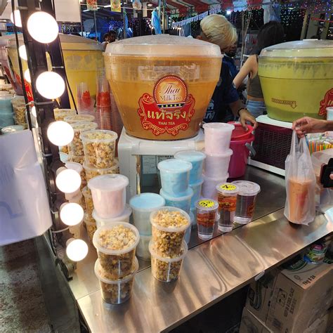 Pasar malams at Bukit Panjang & Bishan have Ramly burger, Thai milk tea