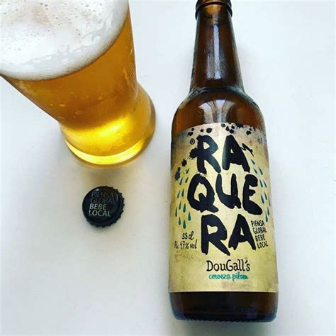 Cerveza Raquera De Cervezas Dougall S Color Dorado Cristalino Espuma