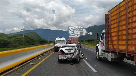 Camión sin frenos causa carambola en la Puebla Orizaba