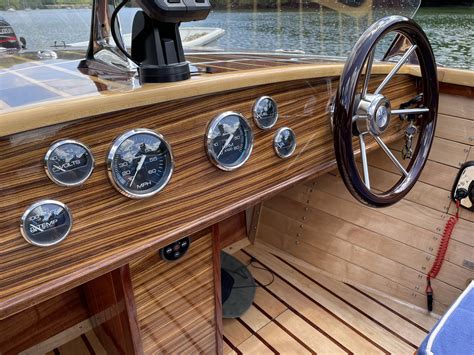 Chris Craft Barrelback 19 Runabout