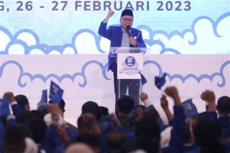 Pantun Zulhas Siratkan Pan Dukung Duet Ganjar Erick Di Pilpres