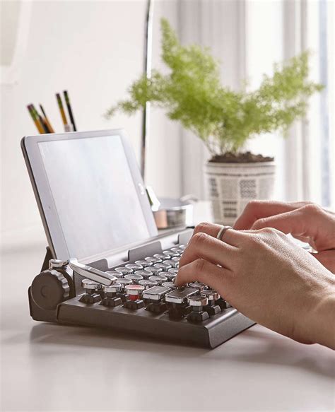 QwerkyWriter - Bluetooth Typewriter Keyboard