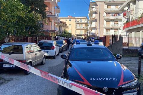 Omicidio In Pieno Giorno A Lentini Ucciso Con Colpi Di Pistola In