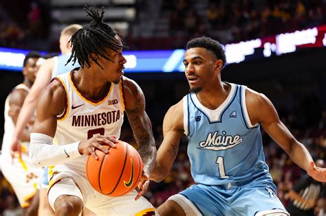 Mike Mitchell Jr Leads Minnesota Past Maine Reuters