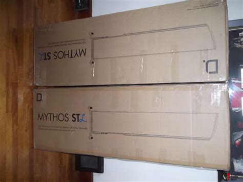 Definitive Technology Mythos ST L Flagship Speakers PAIR Photo