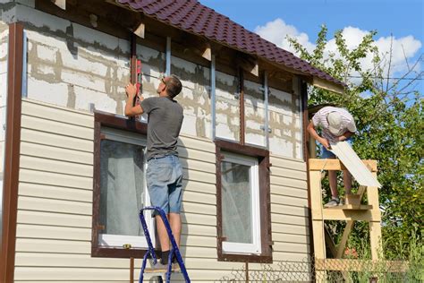 5 Easy-To-Use Vinyl Siding Tools For The Best Installation - Elite ...