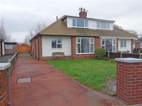 3 Bed Semi Detached Bungalow To Rent In Hexham Avenue Thornton