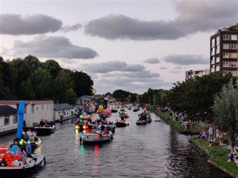 Katwijkbinse Sloepenstoet Oranjevereniging Katwijk A D Rijn