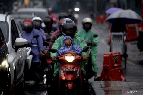 Bmkg Waspadai Potensi Bencana Hidrometeorologi Dari Banten Hingga Ntt