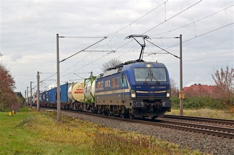 Mit Einem Containerzug Am Haken Rollt Der Rtb Cargo Am