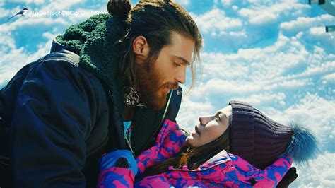 Erkenci Kus Lata Invierno Pareja Can Yaman Demet Ozdemir