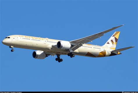 A6 BMC Etihad Airways Boeing 787 10 Dreamliner Photo By Hassakorn