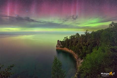 Northern Lights Over Lake Superior Pictured Rocks Nationa Flickr