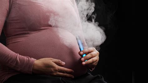 Smoking While Pregnant Womens Frame