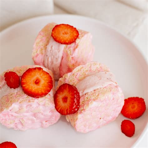 Fresh Strawberry Ice Cream Sandwiches X5 Whiskaway Ice Cream And Sorbet