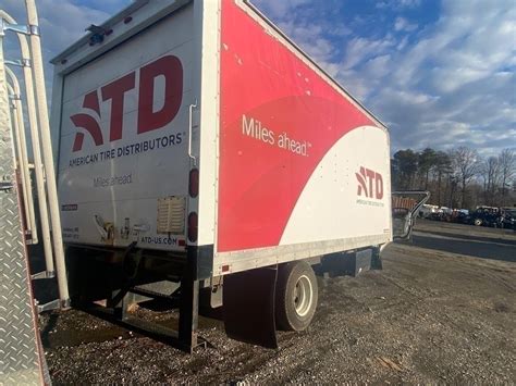 Salvage 2014 Isuzu NPR Truck Delivery For Parts | Elkton, Maryland ...