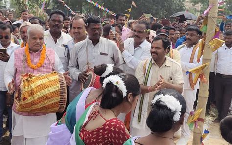 Karma Puja Bihar Minister Shravan Kumar Danced On The Beat Of The