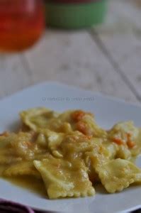 Ravioli Con Gambero Rosso Coccio Pinoli E Capperi Con Sugo Alla