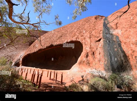 Ayers Rock Uluru Cave Hi Res Stock Photography And Images Alamy