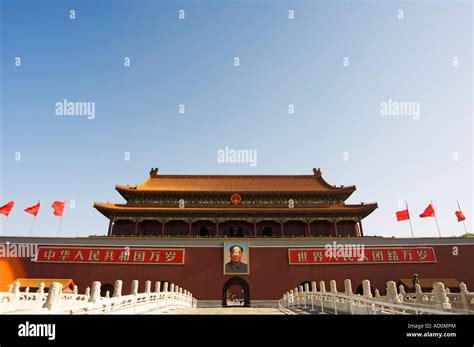 Portrait Of Mao On Tiananmen Gate Hi Res Stock Photography And Images