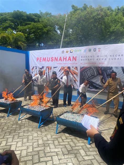 Kpknl Madiun Hadiri Pemusnahan Bmn Barang Kena Cukai Ilegal Hasil