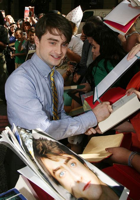 Signing Autographs after the Today Show (07.14.11) - Harry Potter Photo ...