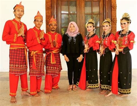 Mengenal Tari Bedana Tarian Budaya Melayu Lampung Gambaran Agama Dan