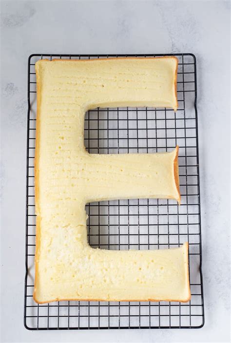 Easy Step By Step On How To Make A Letter Cake