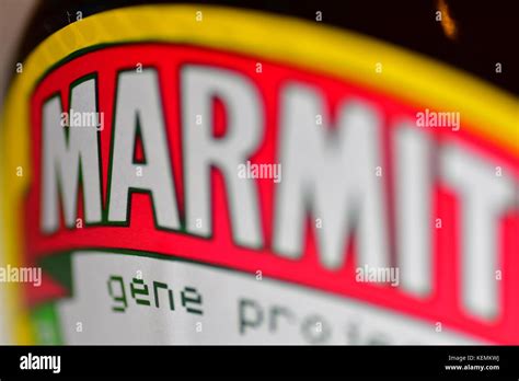 Marmite Glasstudio Fotos Und Bildmaterial In Hoher Auflösung Alamy