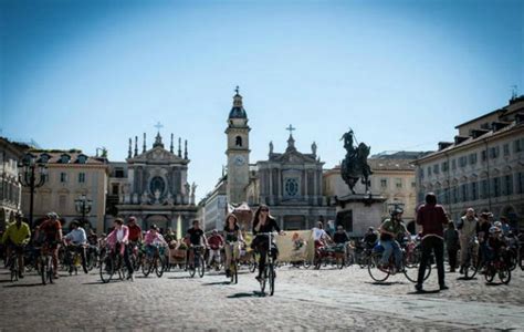 Mobilità sostenibile in città il Report Milano batte Torino e Roma